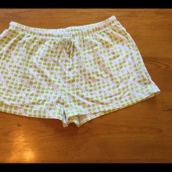 🌼FREE W/BUNDLE🌼 ST. EVE Apple Pajama Shorts Lime - Picture 2 of 5